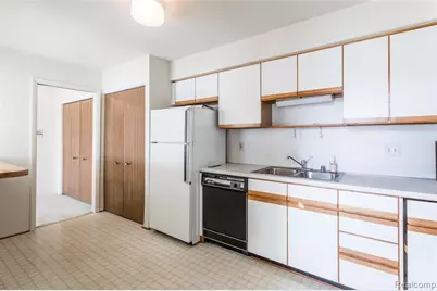 1997 Klingensmith Road #55, Bloomfield Hills, MI 48302 - Photo 8