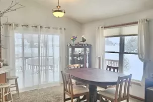 53427 Ridgeview Cir, Paw Paw, MI 49079 - Photo 8