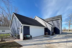 201 Wildwood Beach Rd, Quincy, MI 49082 - Photo 2