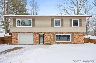 8511 Riverest Dr, Portland, MI 48875 - Photo 1