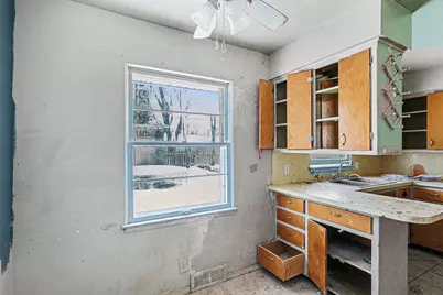 2928 Lafayette Circle, Lansing, MI 48906 - Photo 6