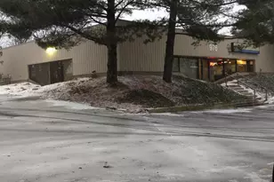 976 3 Mile Rd NW, Grand Rapids, MI 49544 - Photo 2