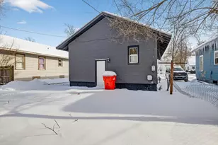 1064 Ogden Ave, Benton Harbor, MI 49022 - Photo 28