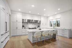 7303 Brookside Vlg Ct, Bloomfield Hills, MI 48301 - Photo 6