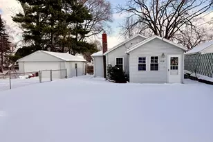 919 Lincoln St, Jackson, MI 49202 - Photo 1