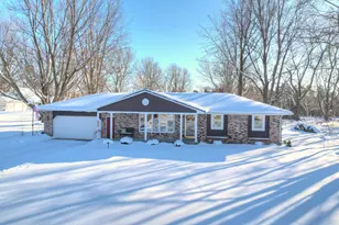 9538 Crescent Dr, Zeeland, MI 49464 - Photo 2