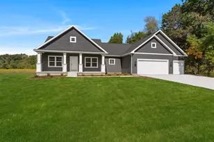 5033 Ikram Oaks Dr, Jackson, MI 49201 - Photo 2