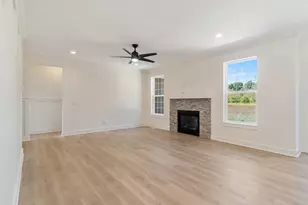 5033 Ikram Oaks Dr, Jackson, MI 49201 - Photo 14