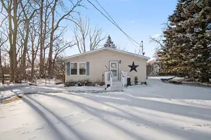 406 21st St, Jackson, MI 49203 - Photo 2