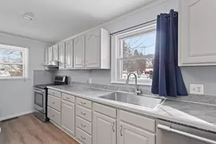 613 W Adrian St, Blissfield, MI 49228 - Photo 18