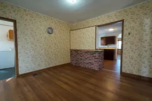 311 East St, Jonesville, MI 49250 - Photo 14