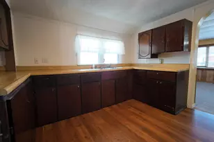 311 East St, Jonesville, MI 49250 - Photo 10