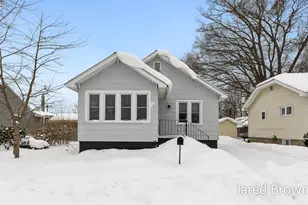 2012 Moulton Ave, Muskegon, MI 49445 - Photo 2