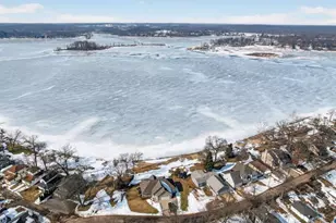 11178 E Shore Dr, Delton, MI 49046 - Photo 28