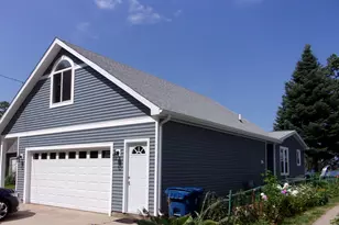 11178 E Shore Dr, Delton, MI 49046 - Photo 2