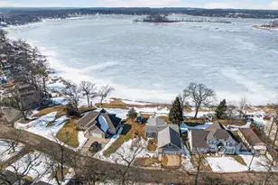 11178 E Shore Dr, Delton, MI 49046 - Photo 18