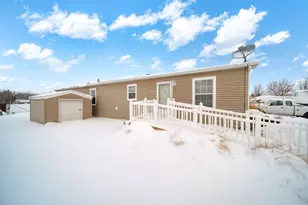 324 Grand River Dr, Adrian, MI 49221 - Photo 4