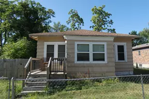 864 Highland Ave, Benton Harbor, MI 49022 - Photo 1