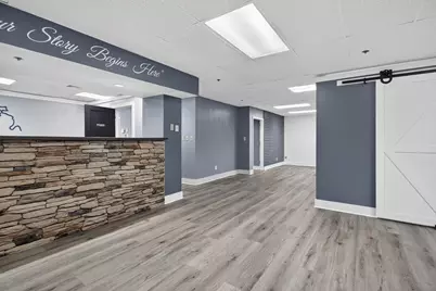 300 W Washington Avenue #Lobby Suite, Jackson, MI 49201 - Photo 2