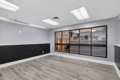 300 W Washington Avenue #Lobby Suite, Jackson, MI 49201 - Photo 8