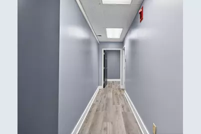 300 W Washington Avenue #Lobby Suite, Jackson, MI 49201 - Photo 16