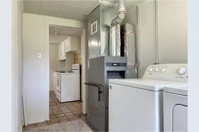 379 Western Avenue, Benton Harbor, MI 49022 - Photo 12