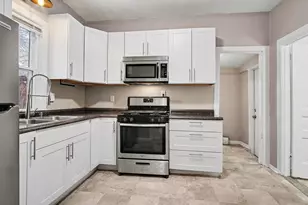 1325 Buffalo Ave NE, Grand Rapids, MI 49505 - Photo 8