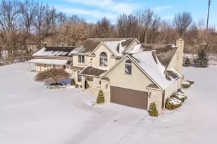 6185 Willow Run Dr, Battle Creek, MI 49014 - Photo 1