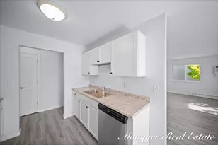 1051 Abbey Ct, Holland, MI 49423 - Photo 8