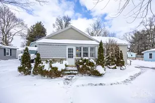 408 E Market St, Greenville, MI 48838 - Photo 1