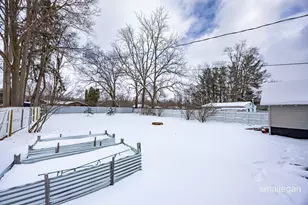 408 E Market St, Greenville, MI 48838 - Photo 18