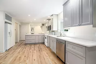 2530 Westbrook Dr NW, Grand Rapids, MI 49504 - Photo 8