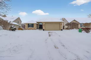 767 Berkshire Dr, Saline, MI 48176 - Photo 2