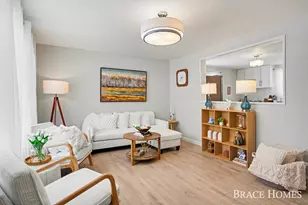 1935 Ball Ave NE, Grand Rapids, MI 49505 - Photo 4