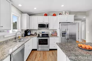 12189 Beauterra Ln, Middleville, MI 49333 - Photo 8