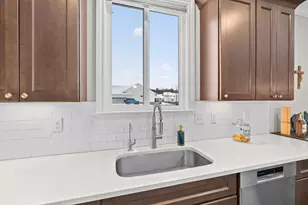 2333 Torrey Pine Ct, Howell, MI 48855 - Photo 8