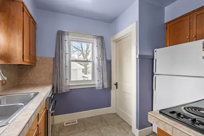 705 Dayton Avenue, Kalamazoo, MI 49048 - Photo 8