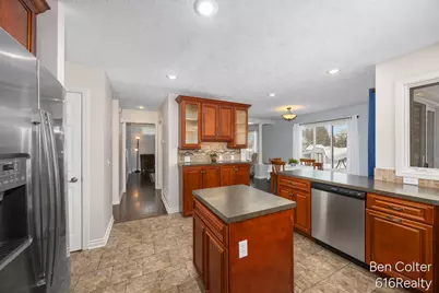 5408 Fieldstone Drive SW, Wyoming, MI 49418 - Photo 14