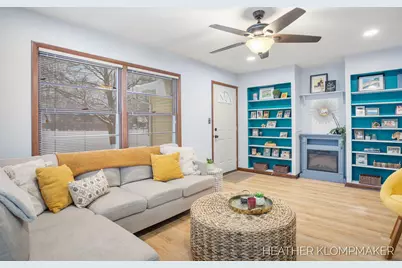 1647 W Lakewood Boulevard, Holland, MI 49424 - Photo 2