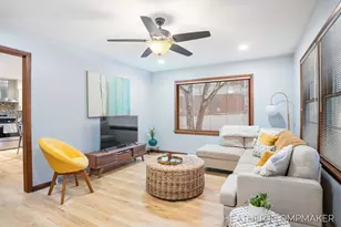 1647 W Lakewood Blvd, Holland, MI 49424 - Photo 4