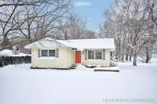 1647 W Lakewood Blvd, Holland, MI 49424 - Photo 1