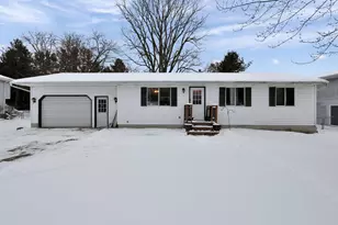 2520 Lanier Ct, Lansing, MI 48911 - Photo 2