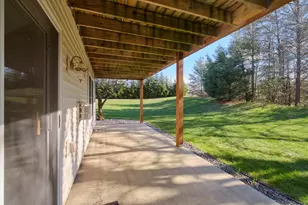 1972 Pine Ridge Dr, Manistee, MI 49660 - Photo 40