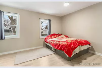544 Homestead Avenue, Holland, MI 49423 - Photo 8