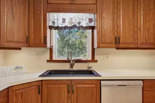 1956 Trinity Ln, Jackson, MI 49201 - Photo 14