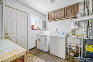 8285 Packard Ave, Warren, MI 48089 - Photo 8