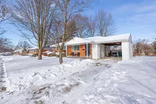 165 Harper Dr, Saline, MI 48176 - Photo 2