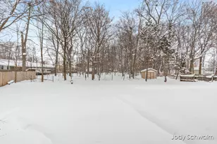 2275 Embro Dr SE, Grand Rapids, MI 49508 - Photo 46
