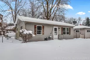 814 Woolsey Dr SW, Grand Rapids, MI 49503 - Photo 2