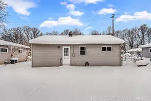 814 Woolsey Dr SW, Grand Rapids, MI 49503 - Photo 22